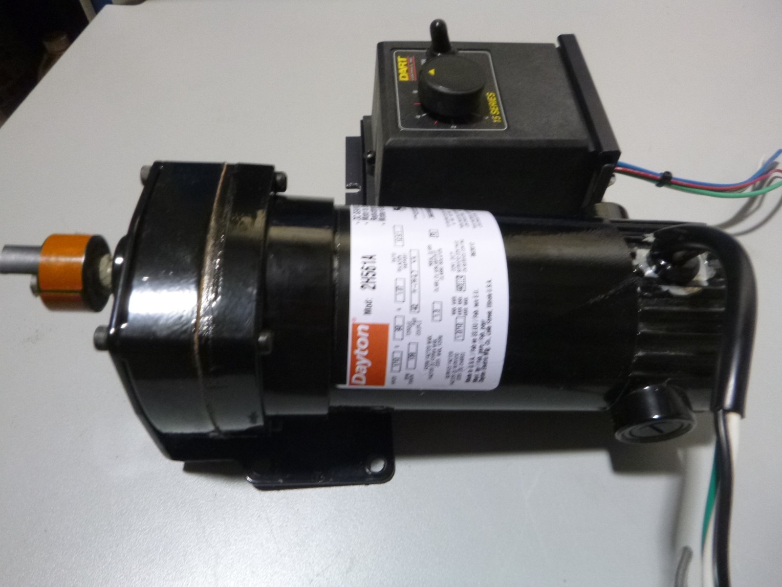 DAYTON 2H561 MOTOR WITH VARIABLE SPEED CONTROLLER