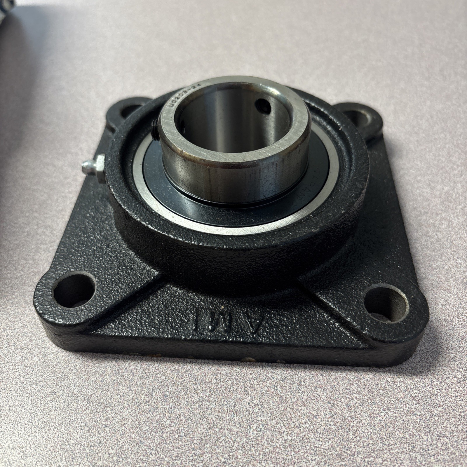 AMI BEARINGS UCF208-24 / UCF20824 (NEW OPEN BOX)