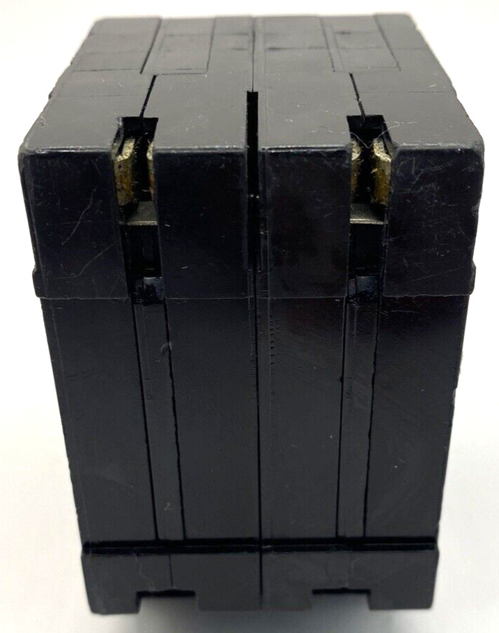 Homeline HOMT220220 Quad Two 2 Pole 20 Amp 120 240V AC Plug In Square D Breaker