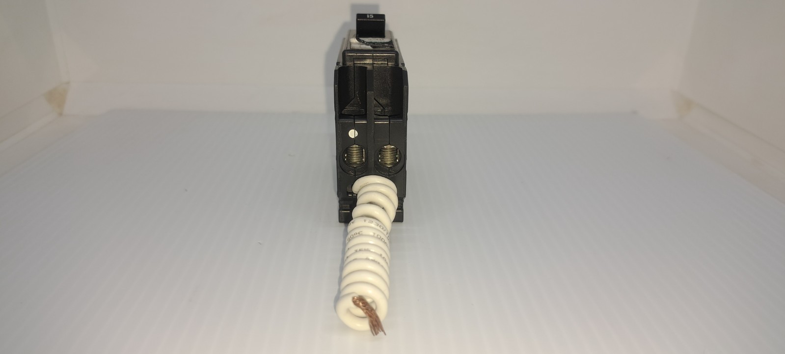 Eaton BRCAF115 15 Amp 1 Pole 120V Combination AFCI Circuit Breaker Flaw