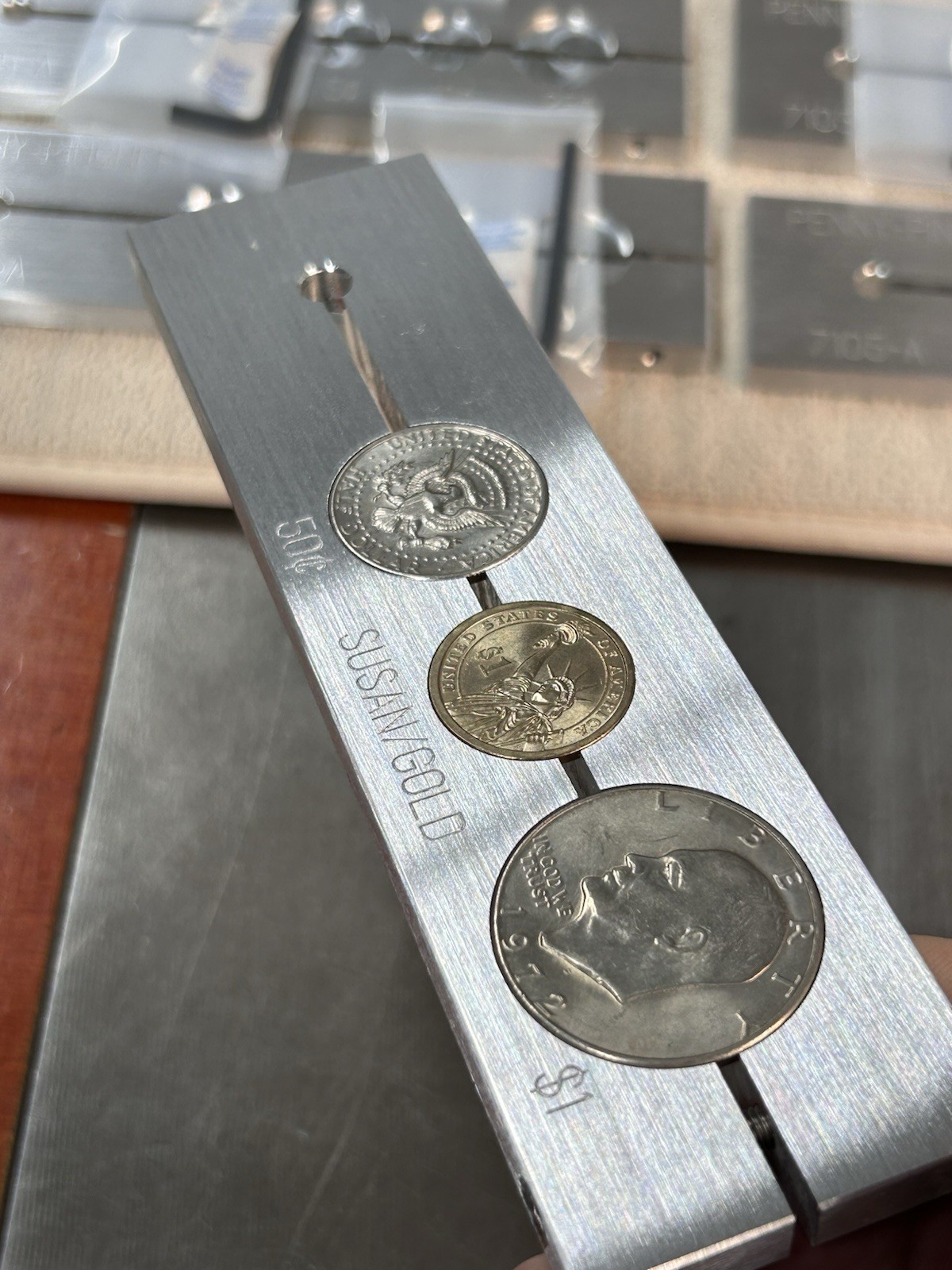 7 U.S. COIN HOLDER FOR NEW HERMES ENGRAVING VISE FOR CLEANING, REPAIR, ETC.