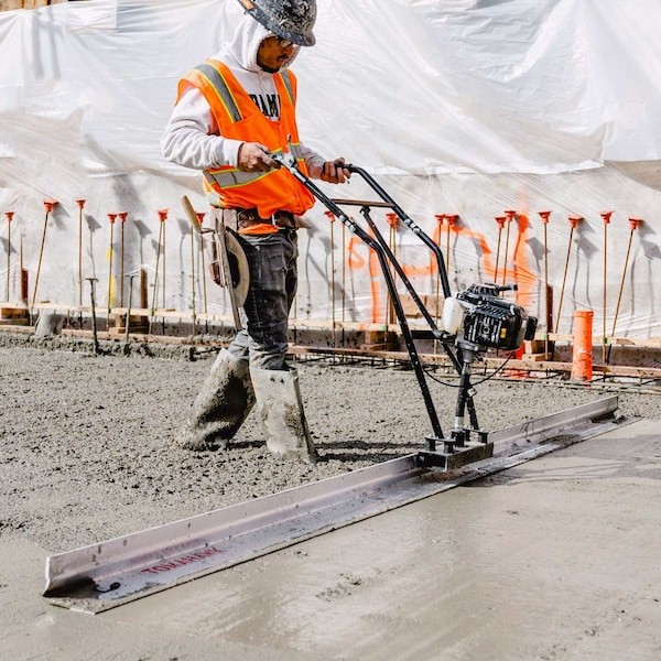 TOMAHAWK POWER TVSA-T 37.7cc Gas Concrete Power Screed Cement Finishing