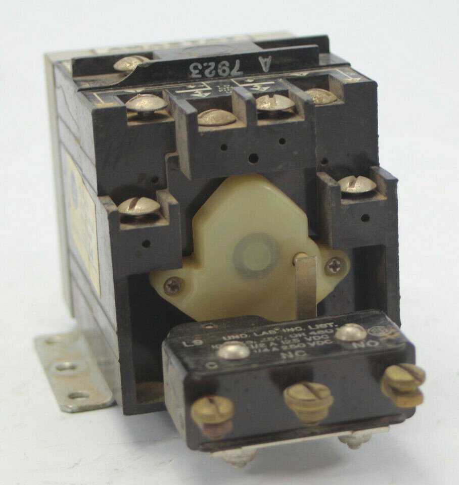 Agastat 7012AC Timing Delay Relay 120V 1.5-15 Seconds Used