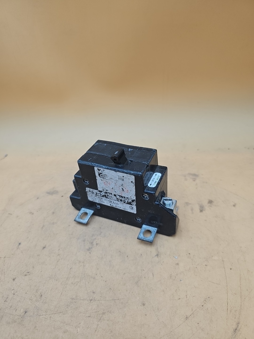 Square D QOM100VH8106 2 Pole 100 Amp Type QOM1 Bolt On Circuit Breaker