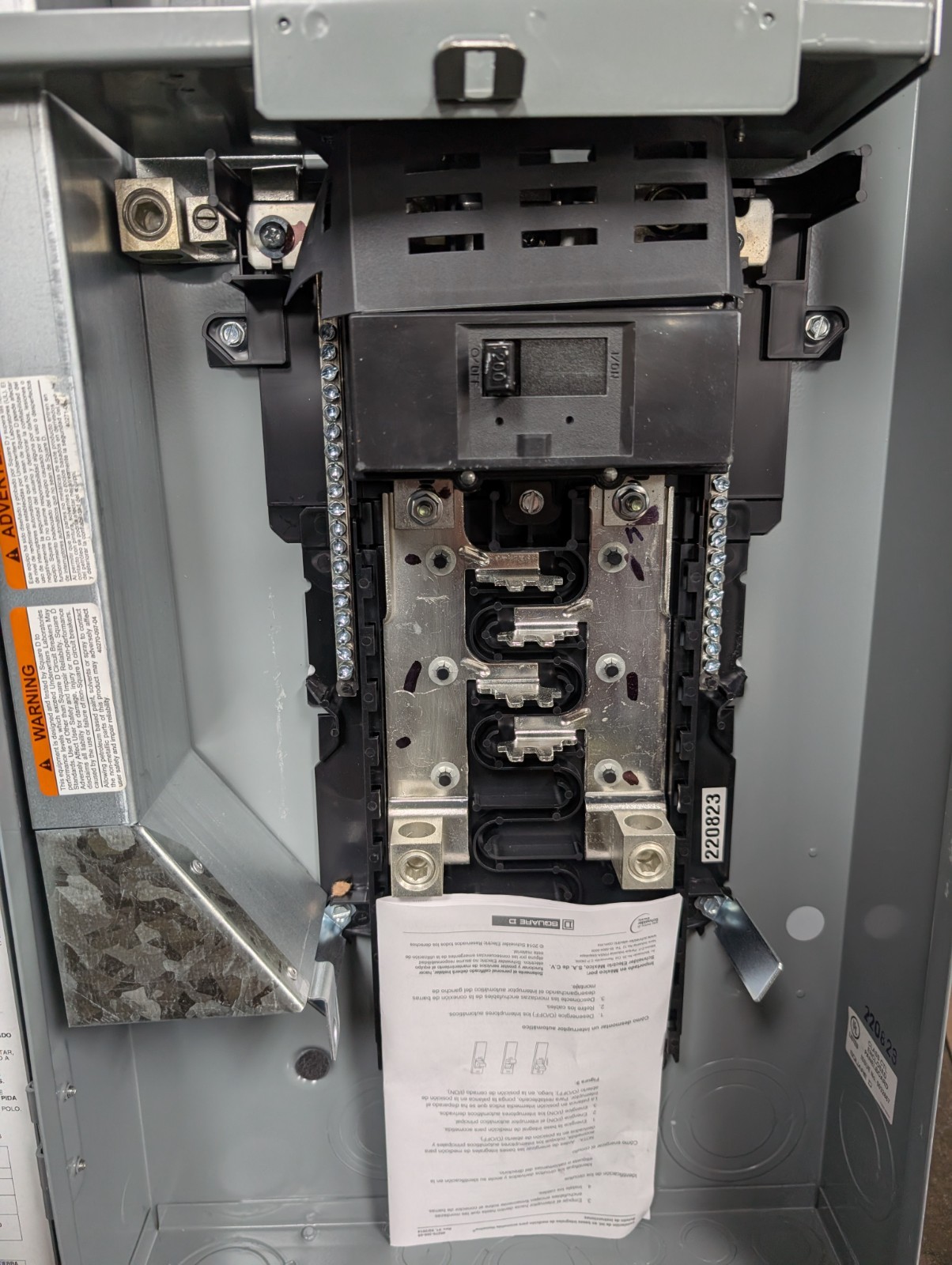 🤪 SQUARE D HOMELINE 200A METER BASE MAIN BREAKER PANEL 208Y/120V RC816F200C