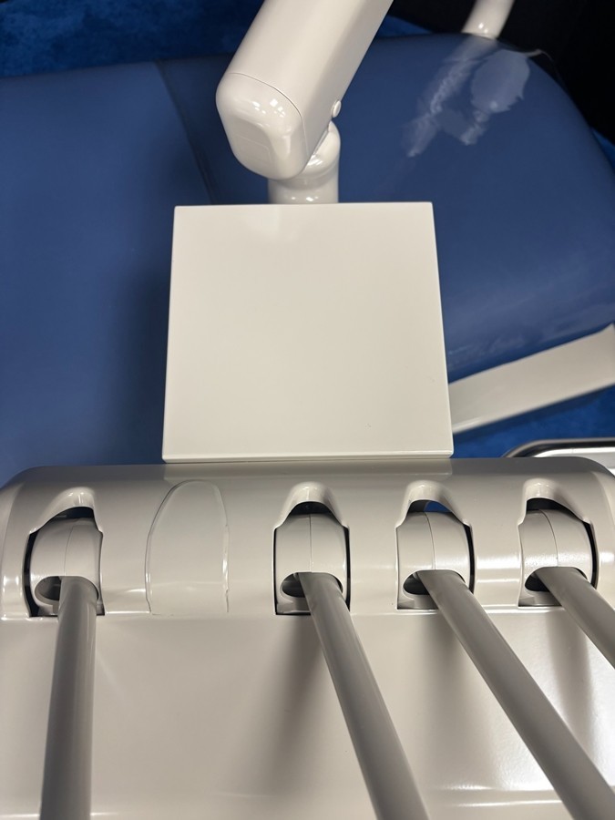 ADEC 1040 Chair w/ Radius Euro Delivery, Vector Electric Handpiece System, Vinyl