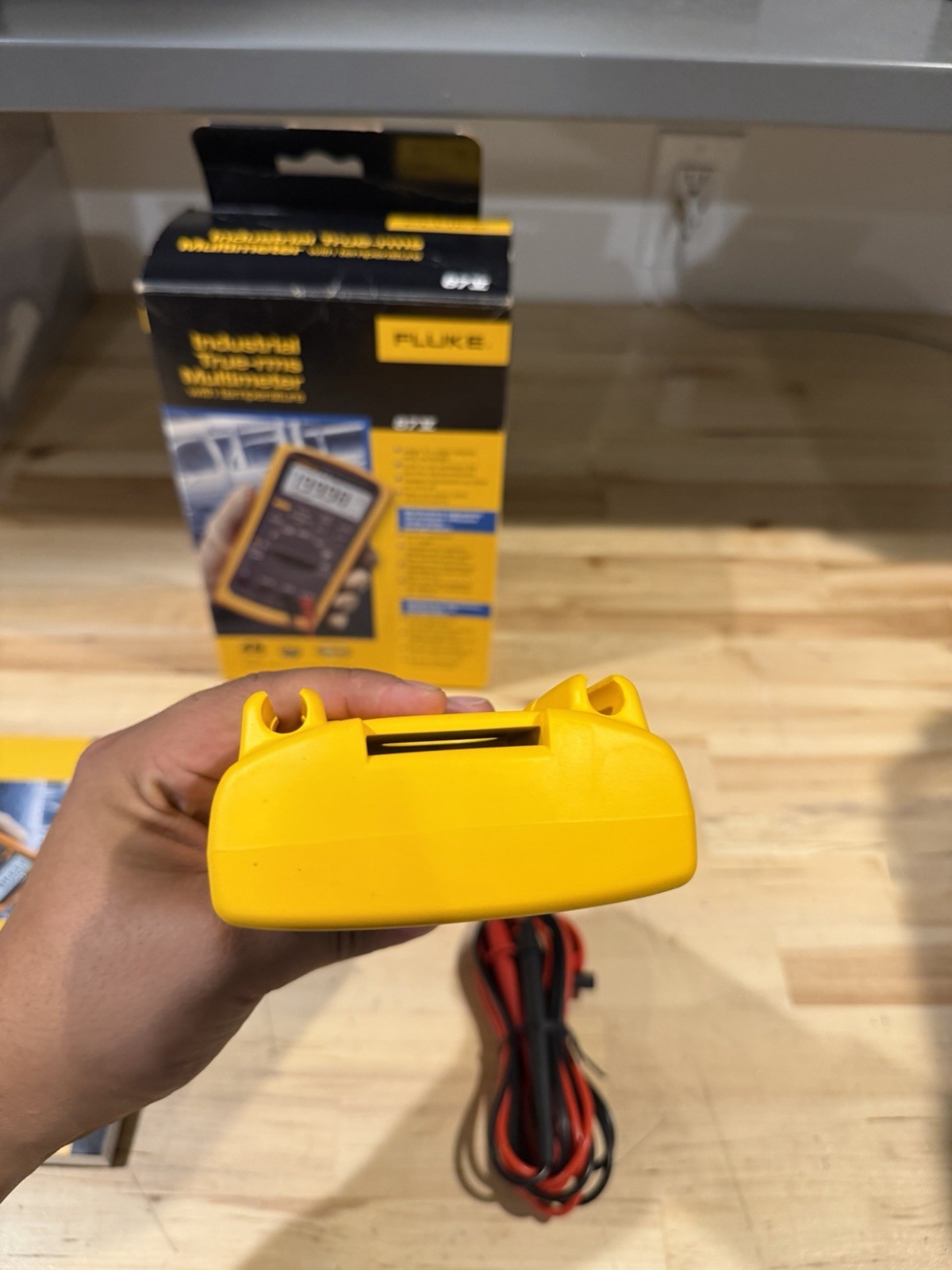 FLUKE 87V TRUE RMS MULTIMETER W/ LEADS (TESTED) SHIPS FAST