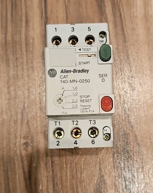 ALLEN BRADLEY 140-MN-0250 SERIES D STARTER with 140-A11 AUXILIARY CONTACT