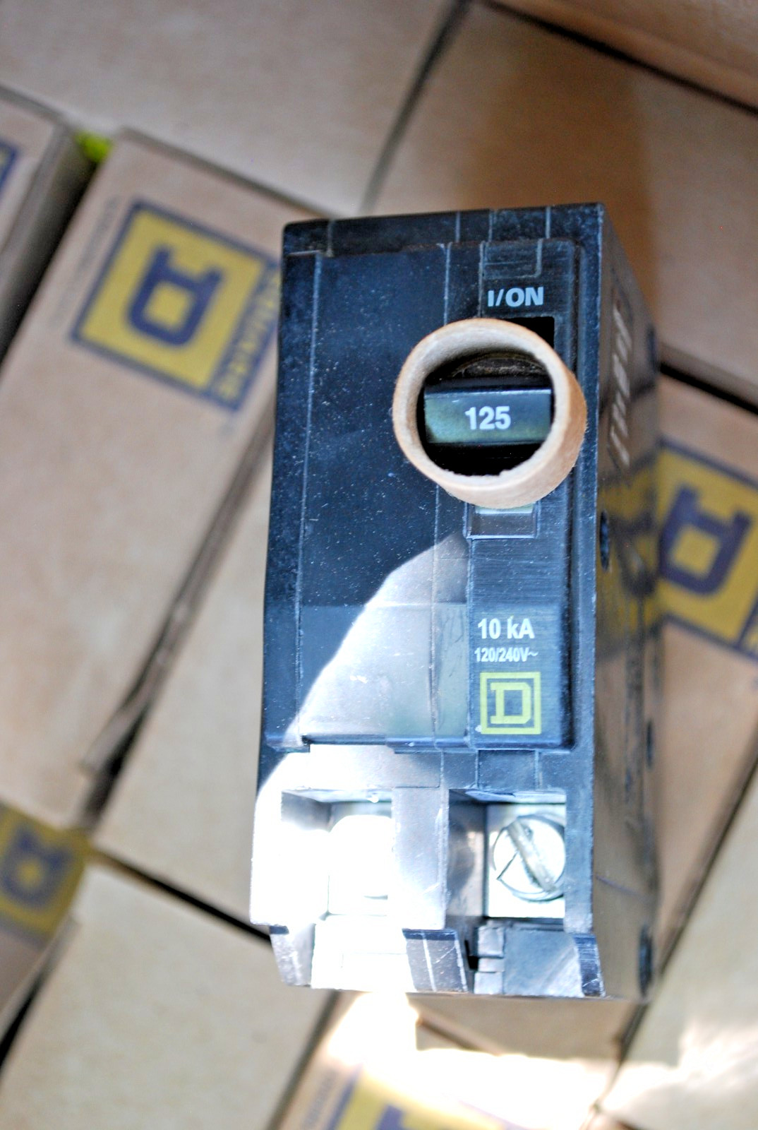 SQUARE D 125 AMP CIRCUIT BREAKER 120/240V 2 POLES 10 KA QO2125 not for resale