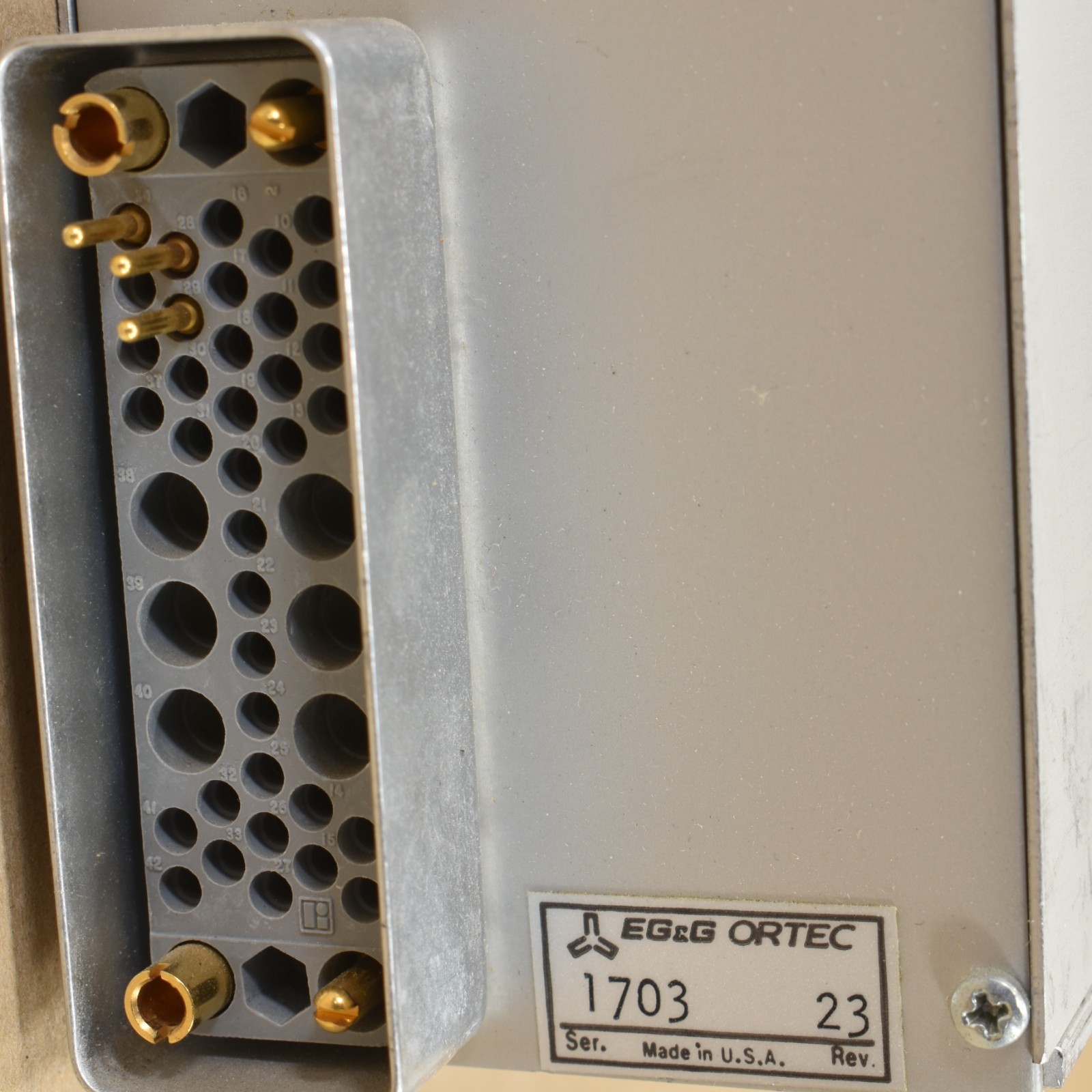 Ortec 428, Detector Bias Supply, Current Monitoring, Output 1.3 MΩ 0-1000 V