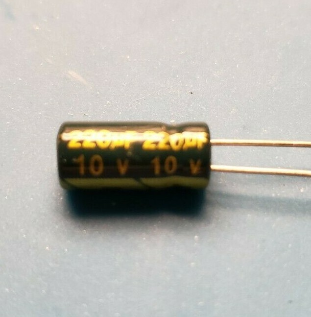 10 pcs 220uf 10v 105c radial electrolytic capacitors USA SHIPPING/SOLD