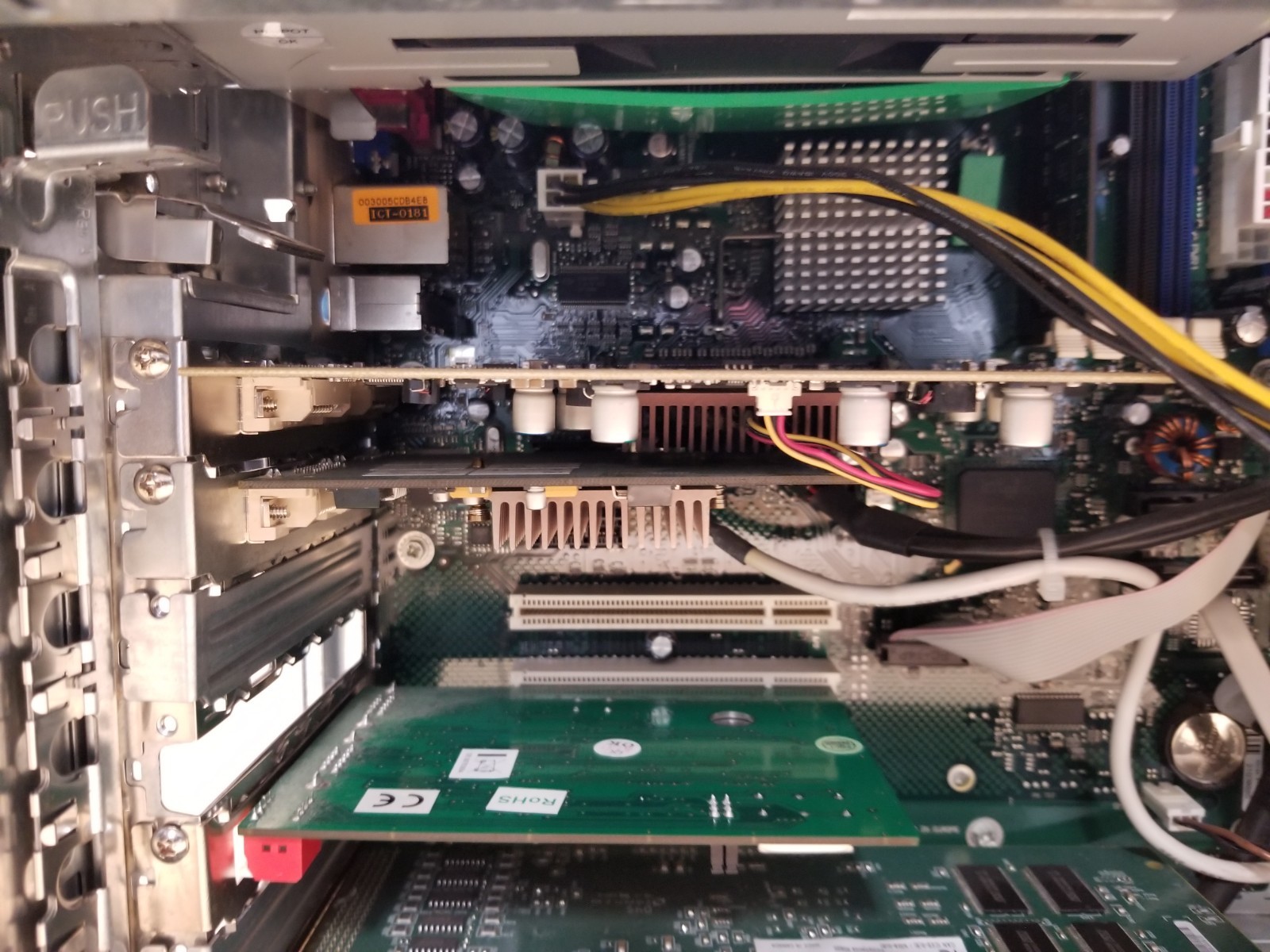 Fujitsu Siemens CELSIUS W340 (D2156) Pentium 4 1GB RAM, Win COA Meteor-II RS-232