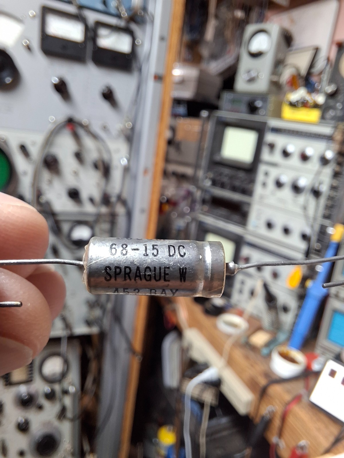 1pc Sprague 68uF 15v CS13B Mil-Hermetic Etched Tantalum Cap, see description