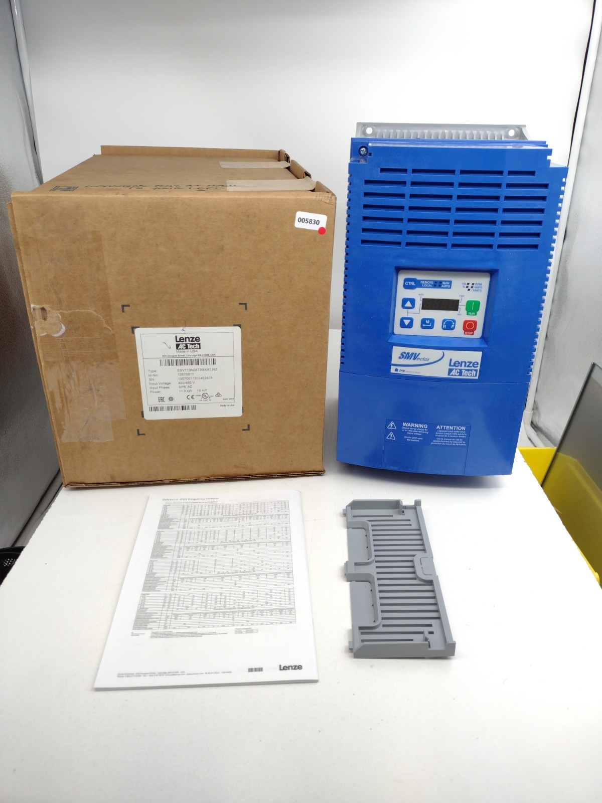 *** Lenze AC Tech ESV113N04TXB XX1J42 Frequency Inverter Drive 3 PHase 15 HP