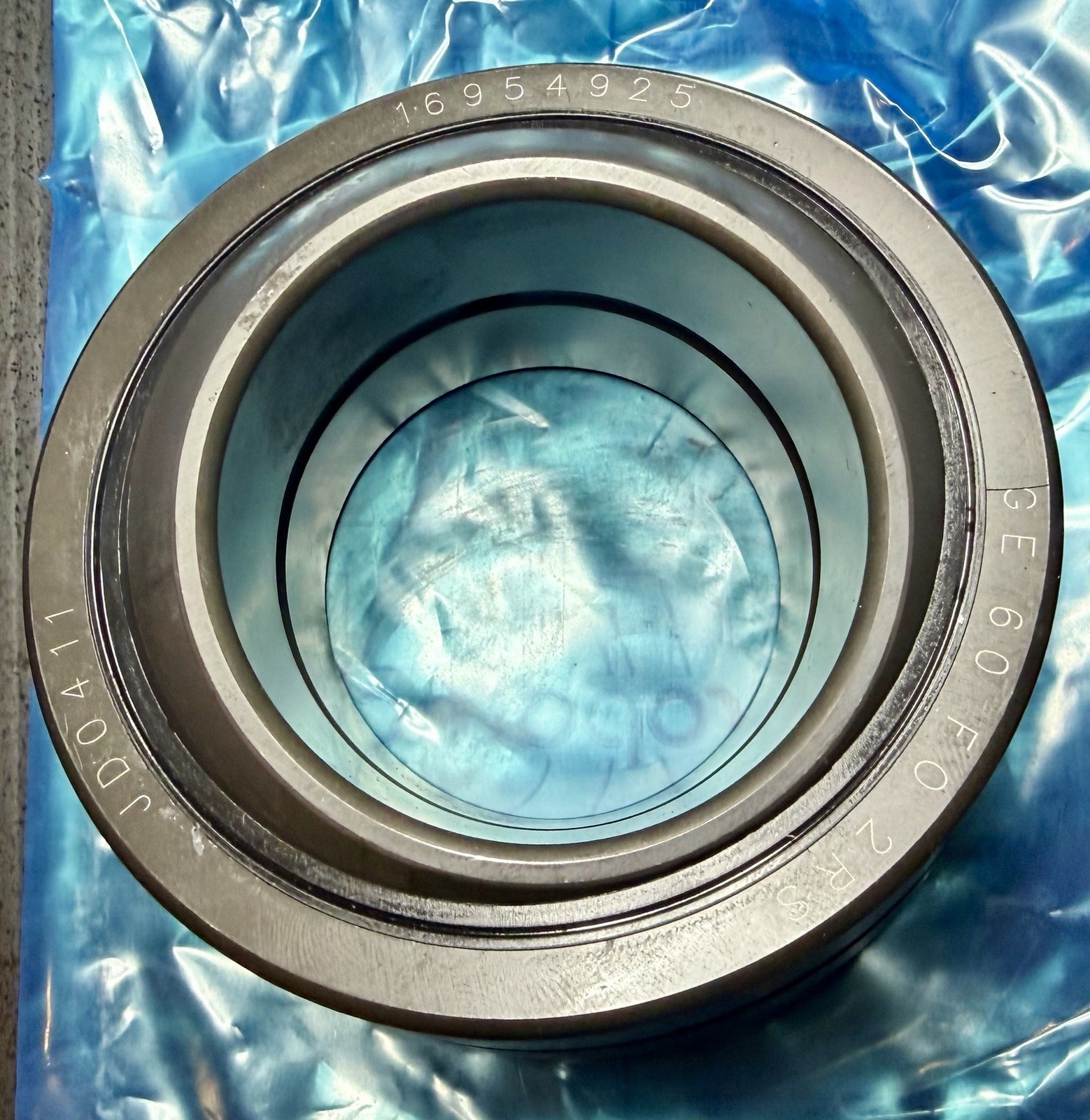 NEW OEM VOLVO VOE16954925 16954925 Spherical Plain Bearing Fit In Description