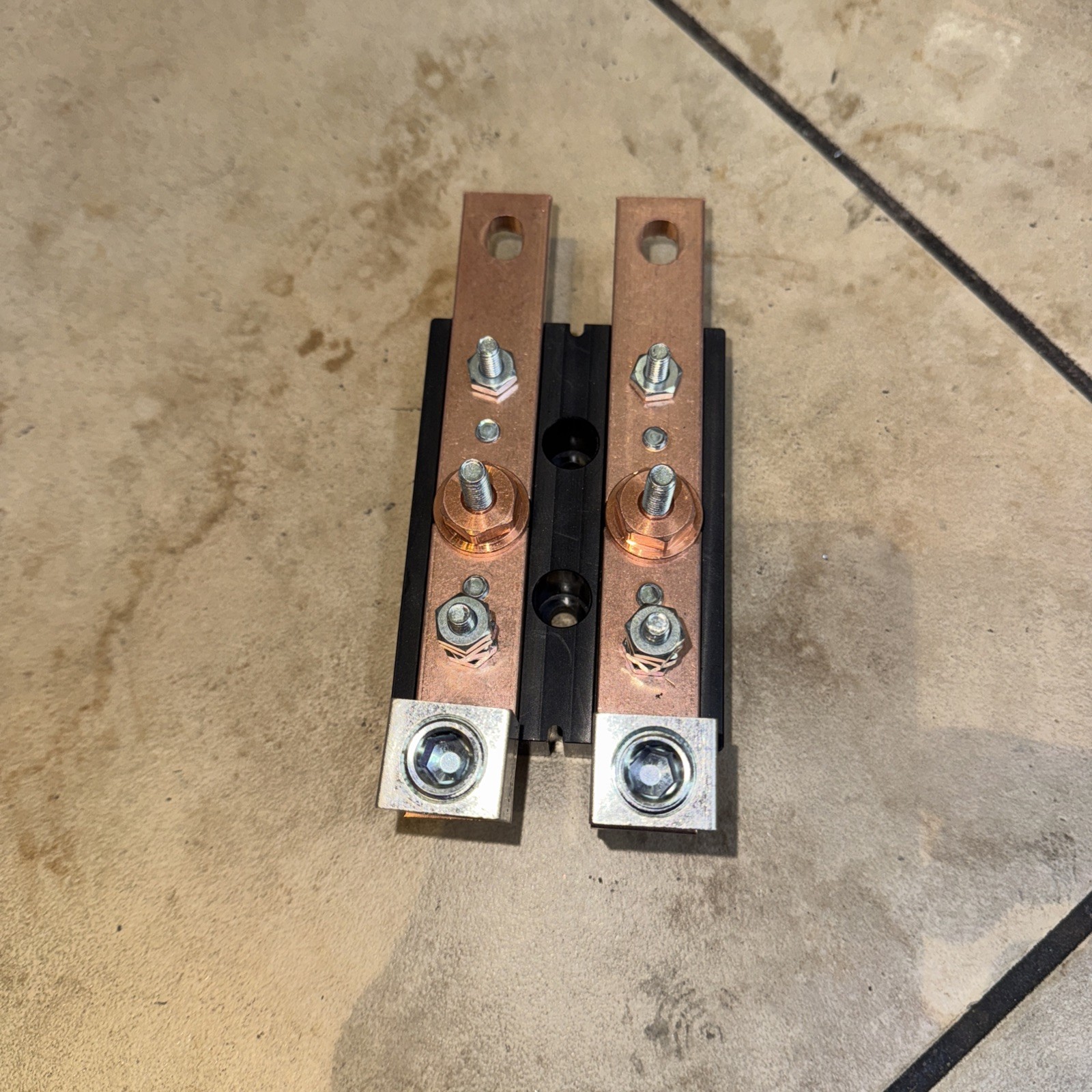 MILBANK METER SOCKET TEST BLOCK 200A 600V CAT. 702543-M01.