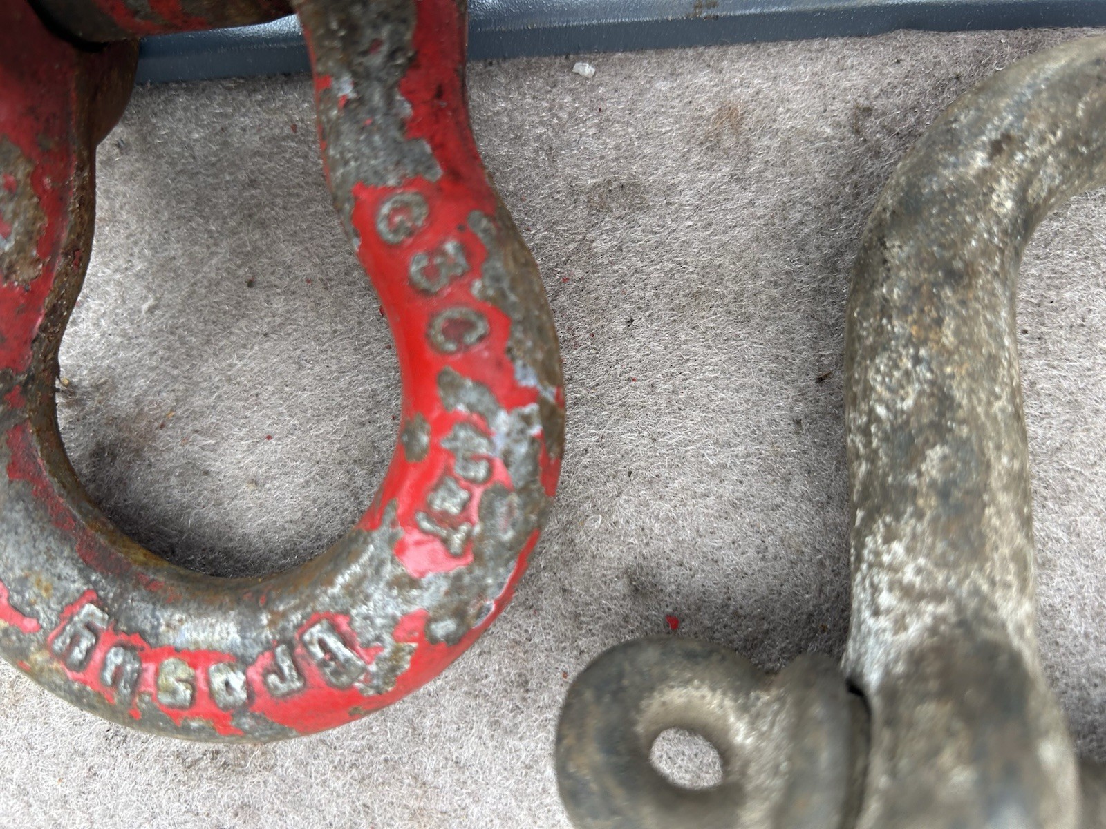 Assorted Large And Heavy Duty Shackles Two Crosby’s And Two Pairings