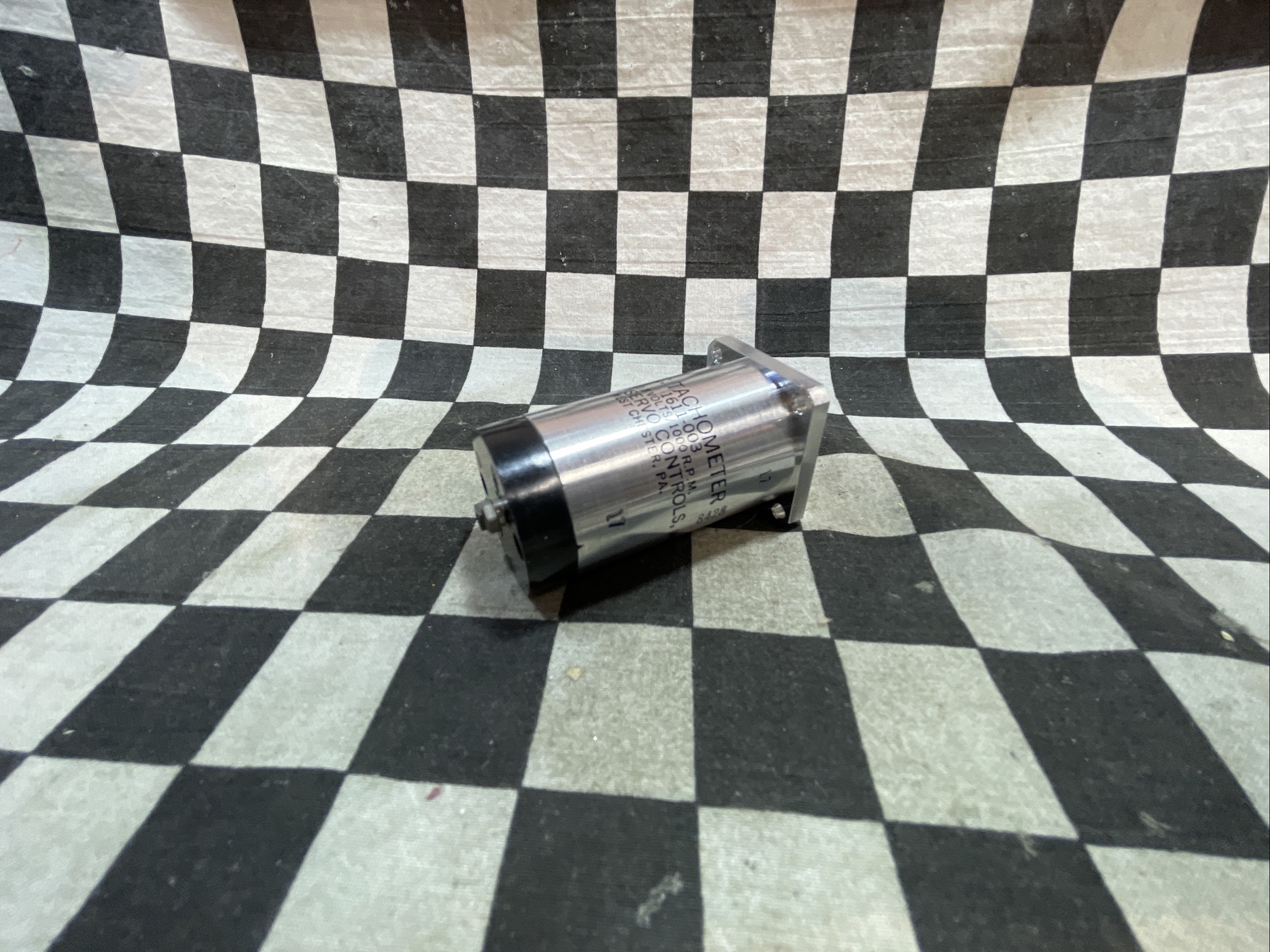 HAROWE SERVO CONTROLS INC 1611-003, D.C. TACHOMETER 20.8V 1000 RPM, SHIPSAMEDAY