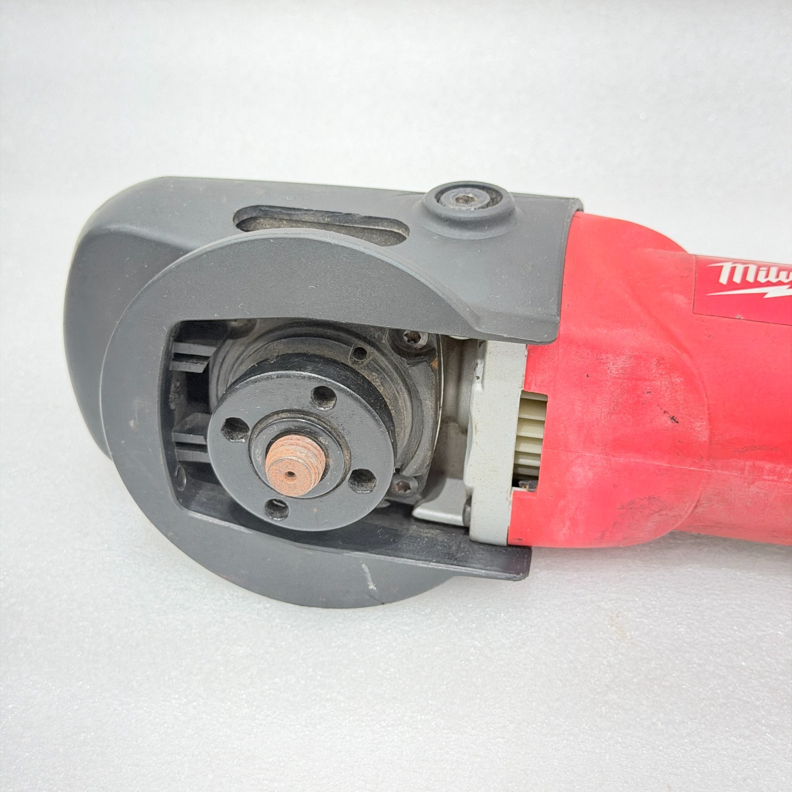 MILWAUKEE AP 12 E 150MM 1200W VARIABLE SPEED ANGLE POLISHER 220-240V FASTSHIP