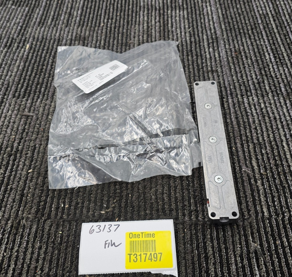 FESTO 13293 EV-20/180-5 Diaphragm Clamping Cylinder Clamping Module