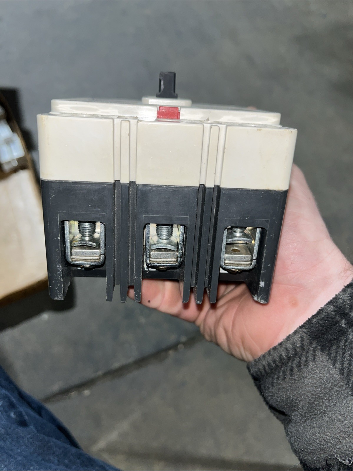 Eaton Cutler Hammer HFD3030 3 pole 30 amp 600vac 250v , New Pull Out