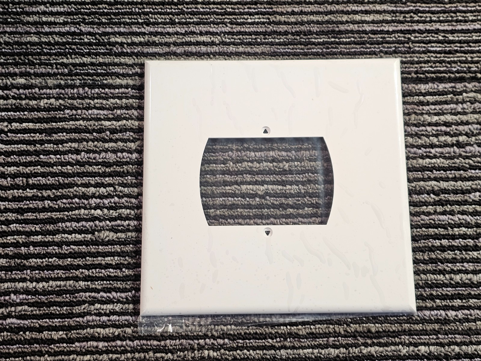 Eaton CHSPT2FLUSHMNT Flush Mount for CHSPT2ULTRA & CHSPT2SURGE Devices