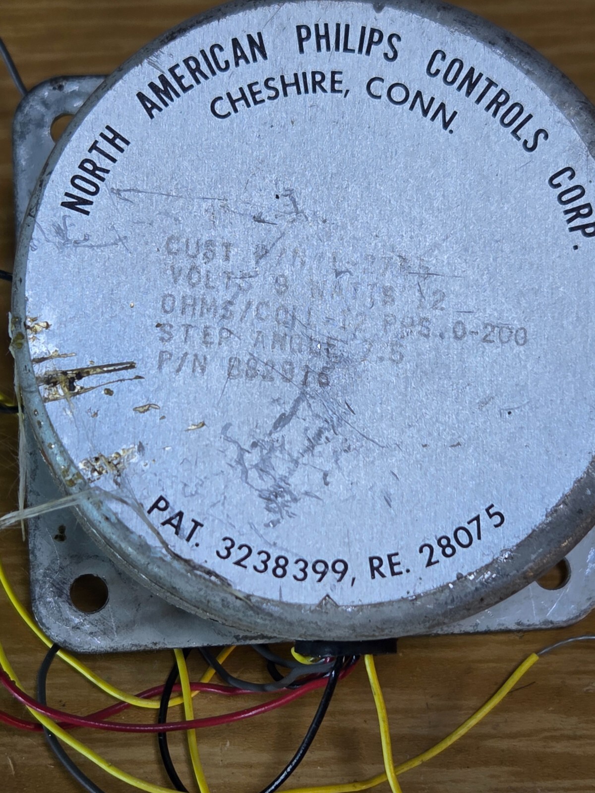 North American Philips Controls Corp. Motor 1-2785 Volts 9 Watts 12