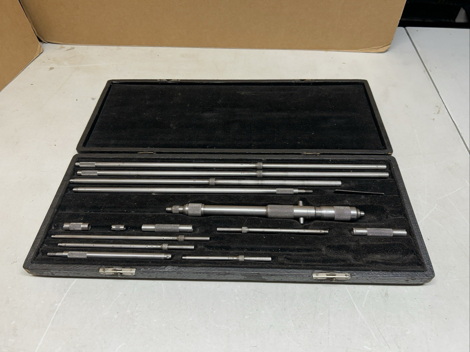 VTG L. S. Starrett Inside Micrometer Set?? Maybe No. 124?? MADE IN USA READ