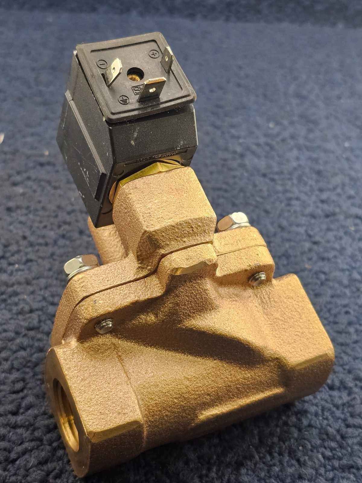 SMC VXR2150 2-Way Media Valve .04 MPa AC 120V 60Hz Class B 3/4″ Port