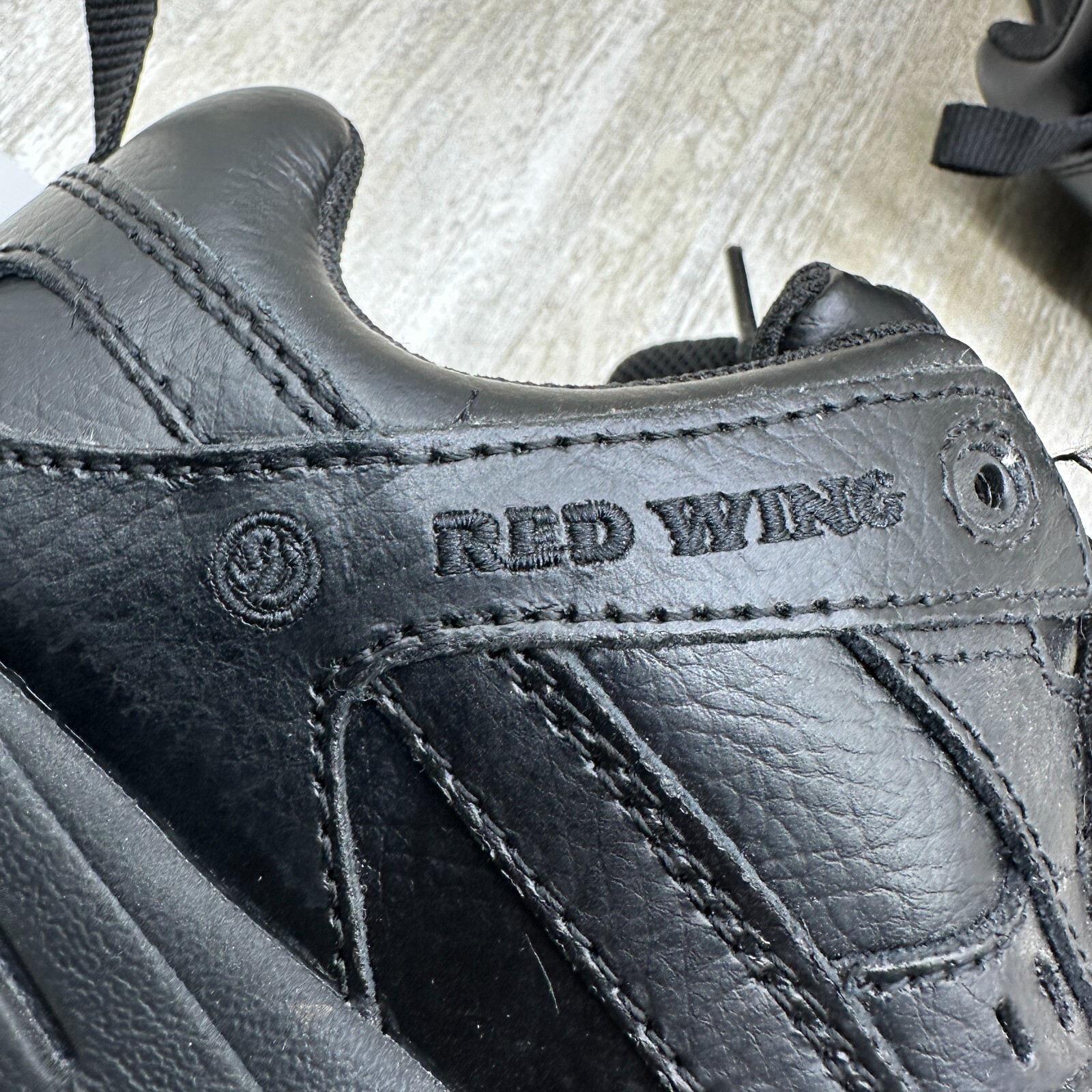 Red Wing Safety Toe Work Shoes Mens 7.5 B Black Leather Slip Resistant 6337