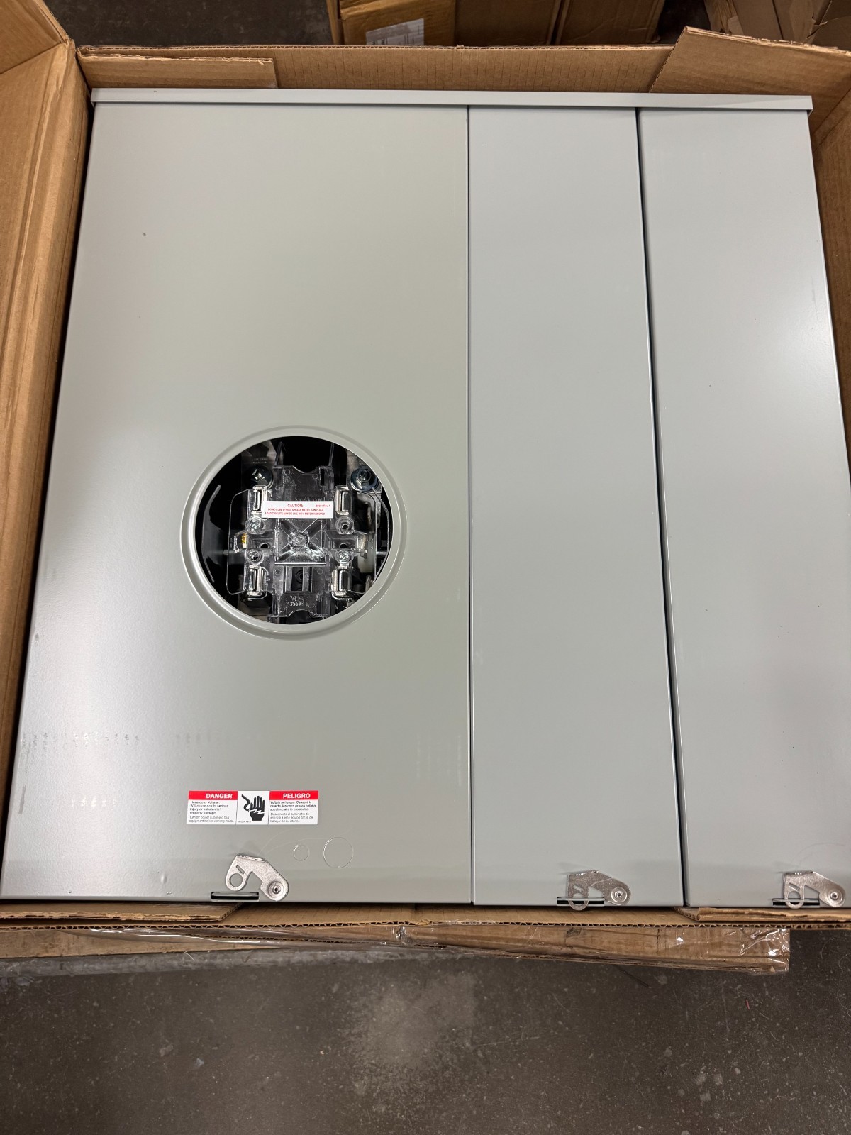 NEW Siemens 400 amp meter main 1PH. MK0402L1400RLM. with 2- ,200 amp bkrs