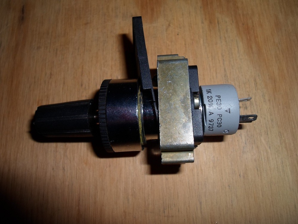 Telemecanique PE30 Potentiometer 1 K (Used)