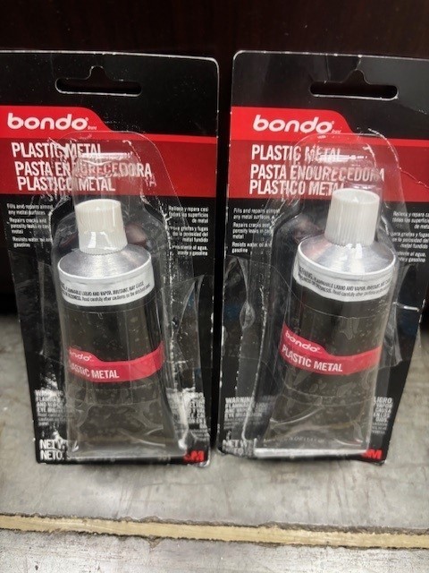 (2 TUBES ) New 3M Bondo Plastic Metal 901 @ 5OZ. EACH TUBE