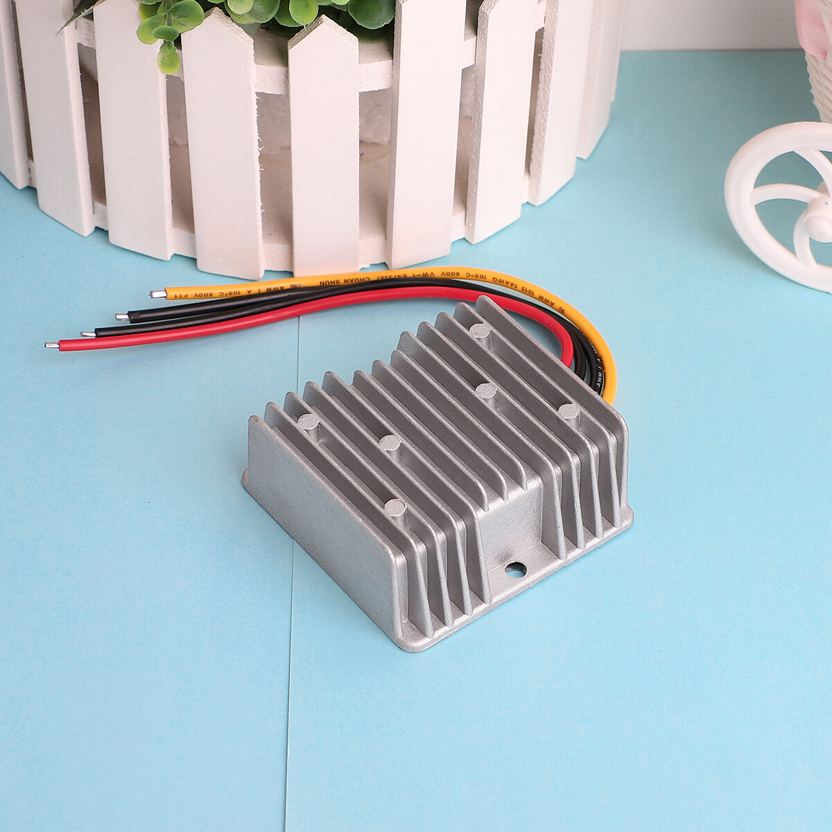DC 8V40V to 12V 6A 72W Voltage Converter Power Regulator Step Down/Up Waterproof