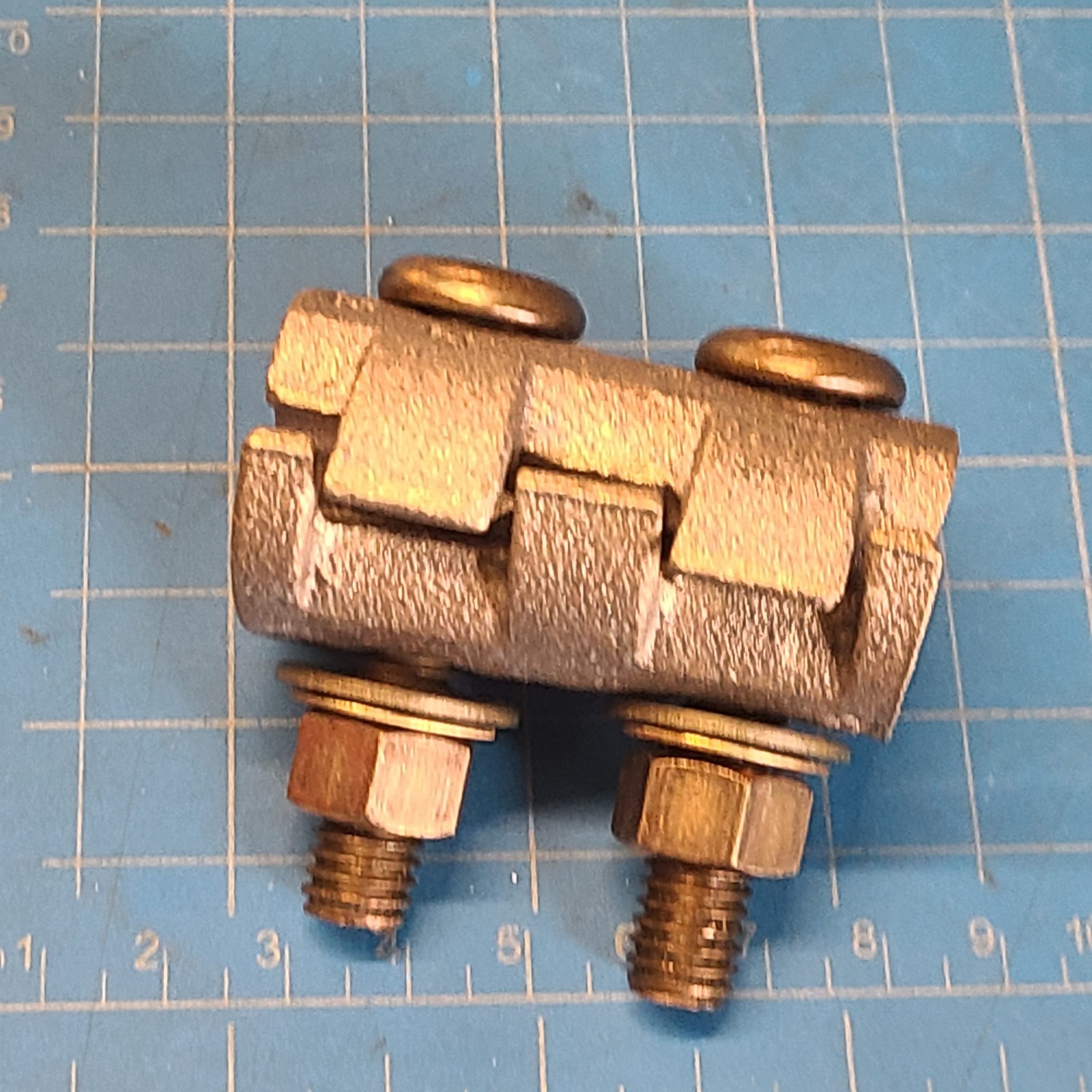 Burndy UC4W28: , 4-4/0 Parallel Groove Clamp Solid Copper Conductor