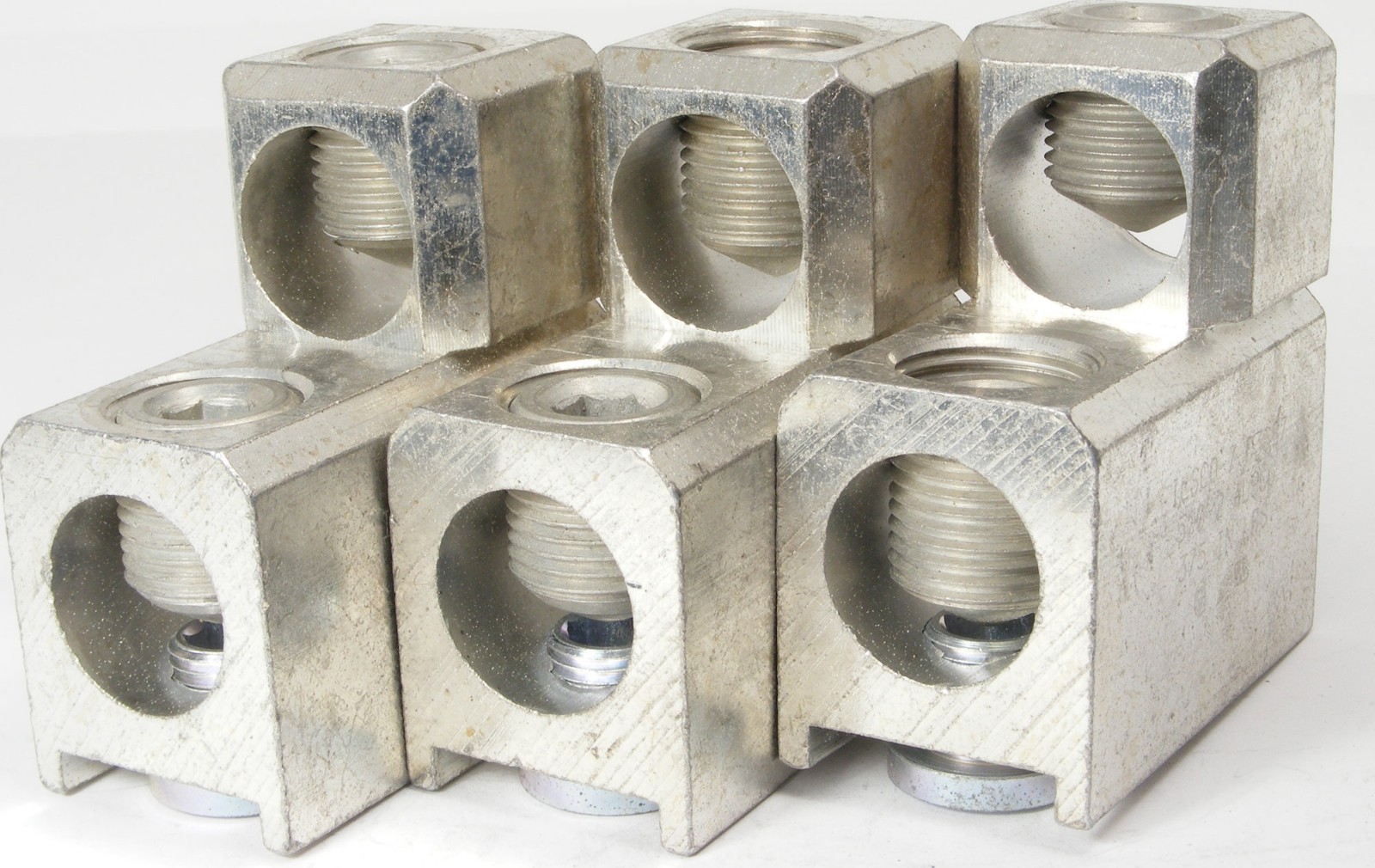 NEW Eaton Cutler-Hammer 3TA632LK Breaker Lug Kit 3P 630A, 2-500 kcmil, G Series