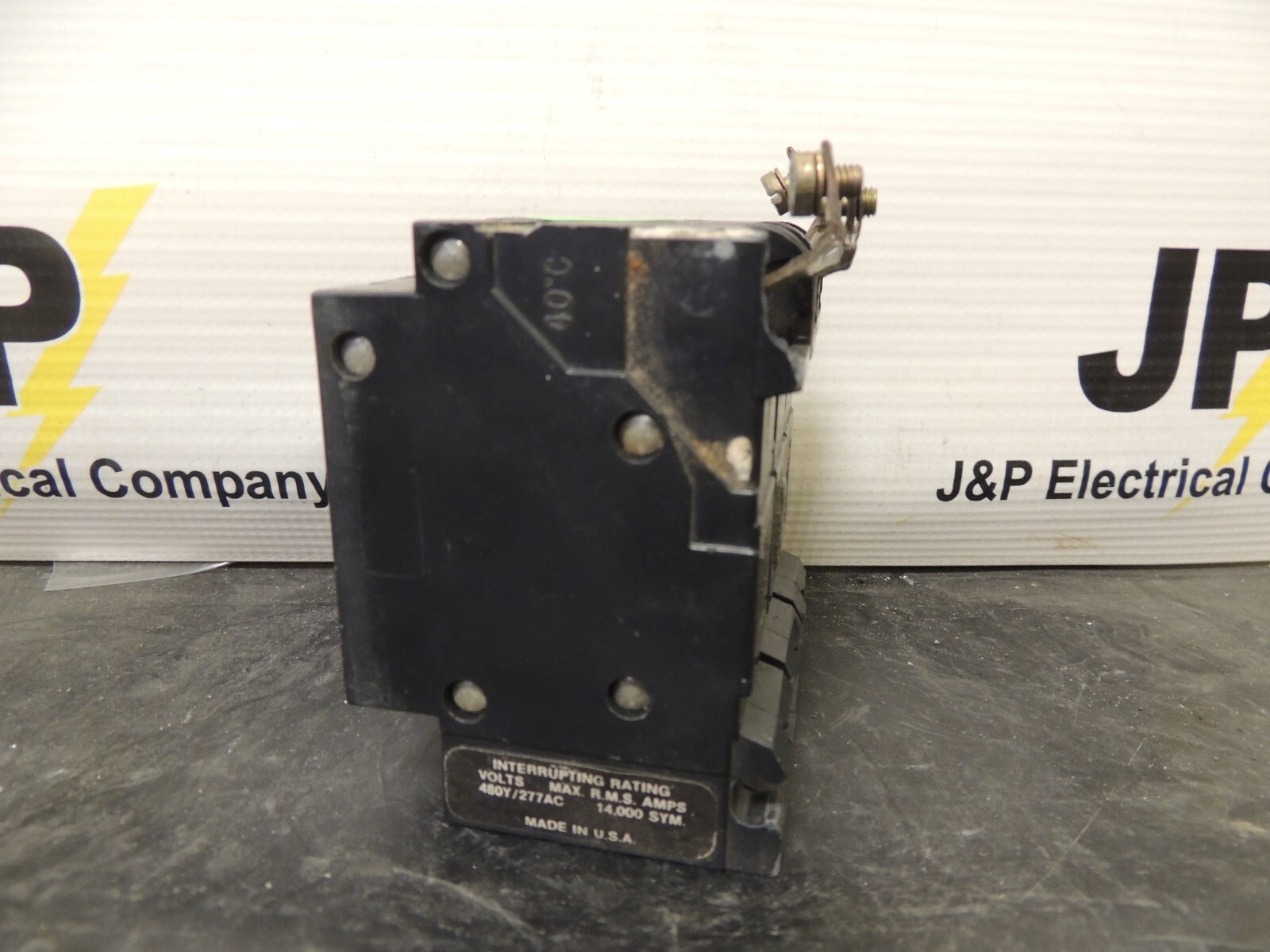 SQUARE D EHB34030 30 AMP BOLT ON CIRCUIT BREAKER 480Y/277 VAC 3 POLE (CHIPPED)