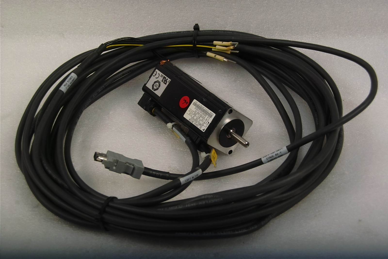 YASKAWA AC SERVO MOTOR SGMAS-A5A2A2C CABLE 3M OR MORE WORKING FREE SHIP