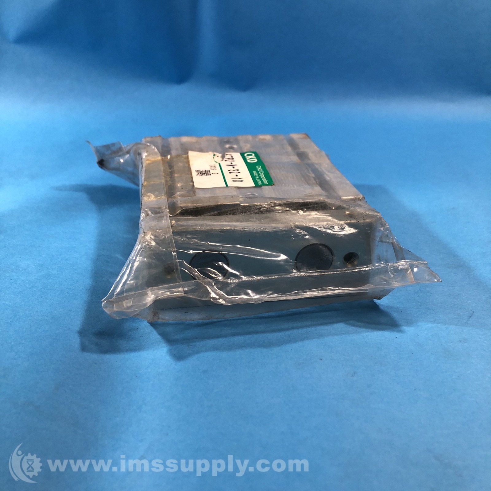 CKD STR2-M-32-10 Pneumatic Guided Slide Cylinder FNFP