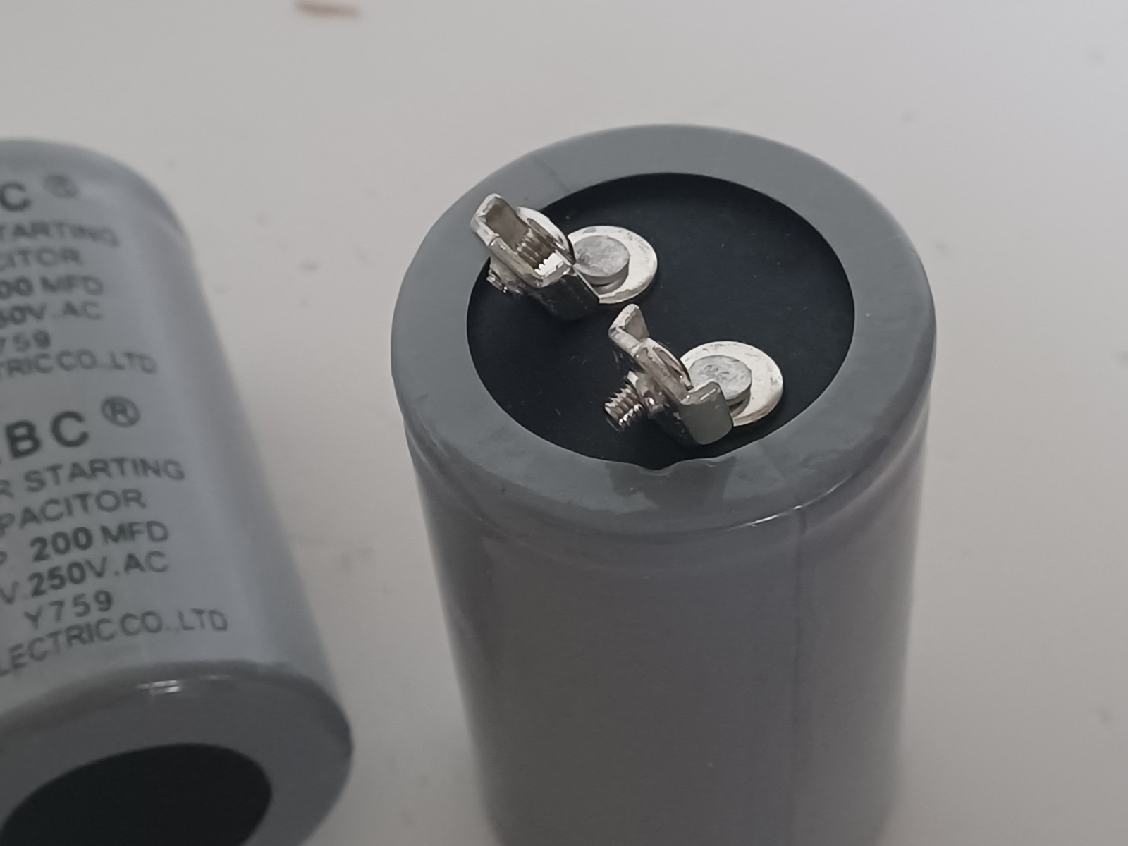 2Pk- 200MFD 200UF 42*70mm ABC CD60 Motor Start Capacitor 125VAC HVAC 125V