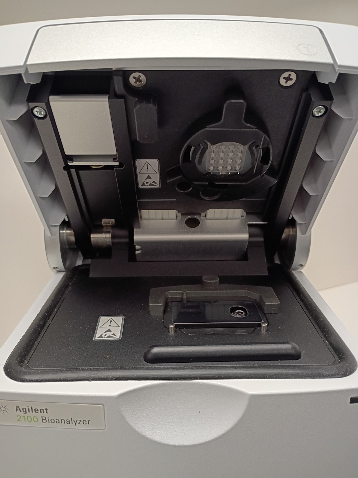 Agilent 2100 Bioanalyzer G2939A, WORKING, includes test chips