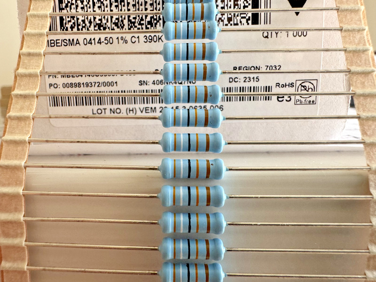 1000 PCS MBE04140C3903FC100 Vishay Metal Film Resistor 390 kΩ 1W ±1% TCR ±50ppm