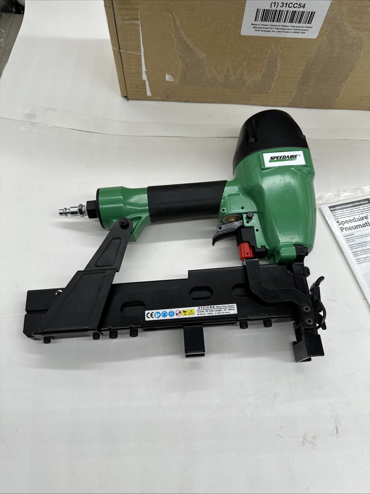 SPEEDAIRE 31CC54 Staple Gun,110 psi,0.037 cfm,Air Powered 31CC54