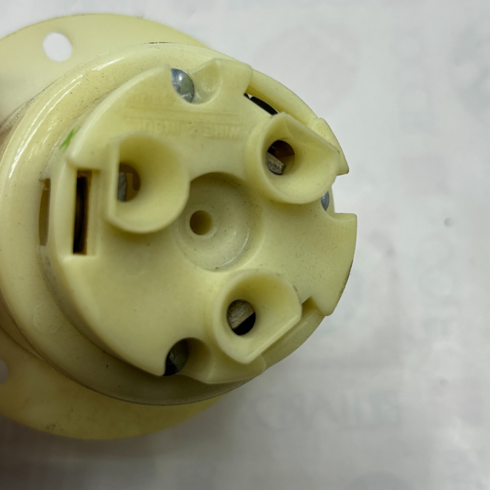 ARROW HART 6965 LOCKING FLANGED INLET 30A 480V 3PH 3P 3W NEMA L21-30P 🔔
