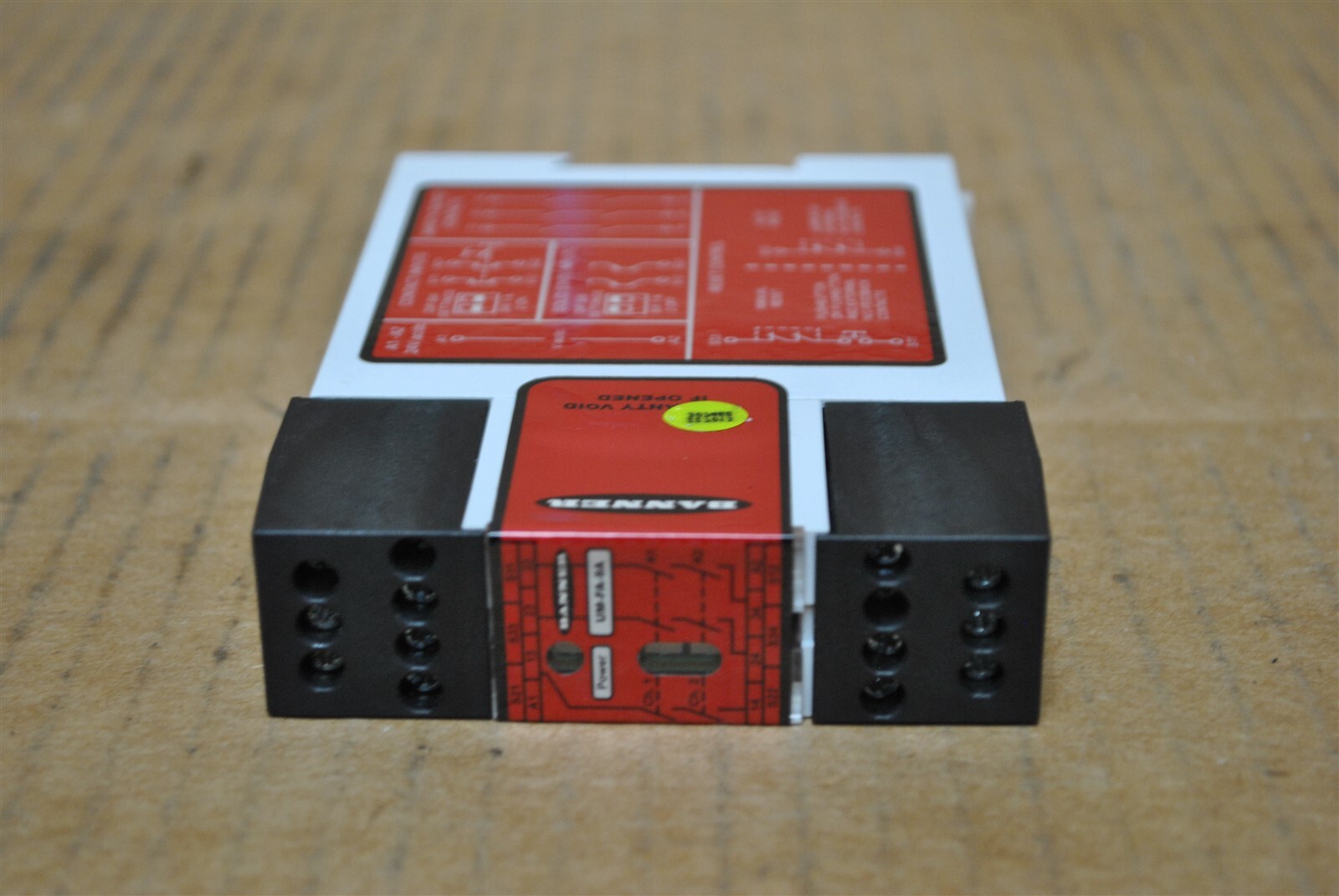 Banner Universal Input Safety Relay Part No. UM-FA-9A
