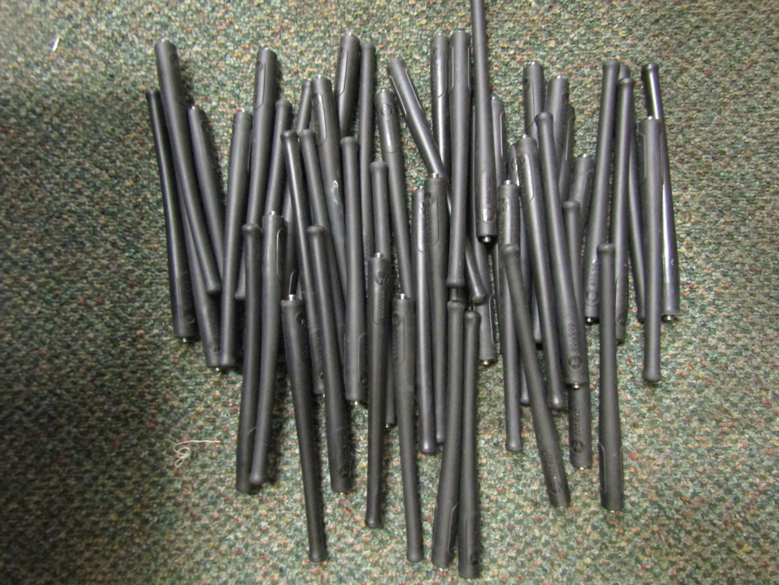 Lot of FIFTY Motorola XPR6580 AAH55UCH9LB1AN 800/900MHz Two Way Radios w Charger