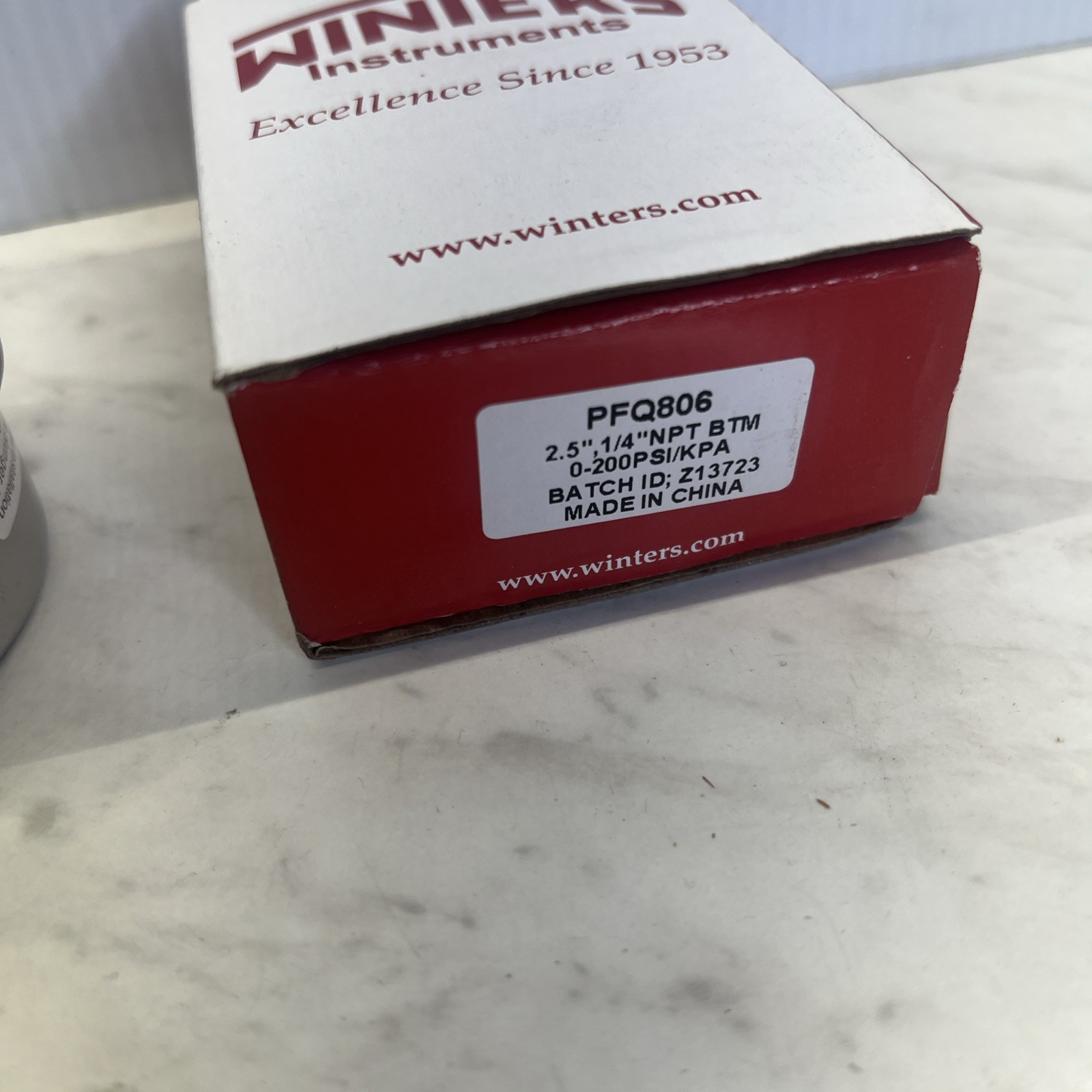 Winters PFQ806 Pressure Gauge 2-1/2in 0-200psi 1/4in Npt