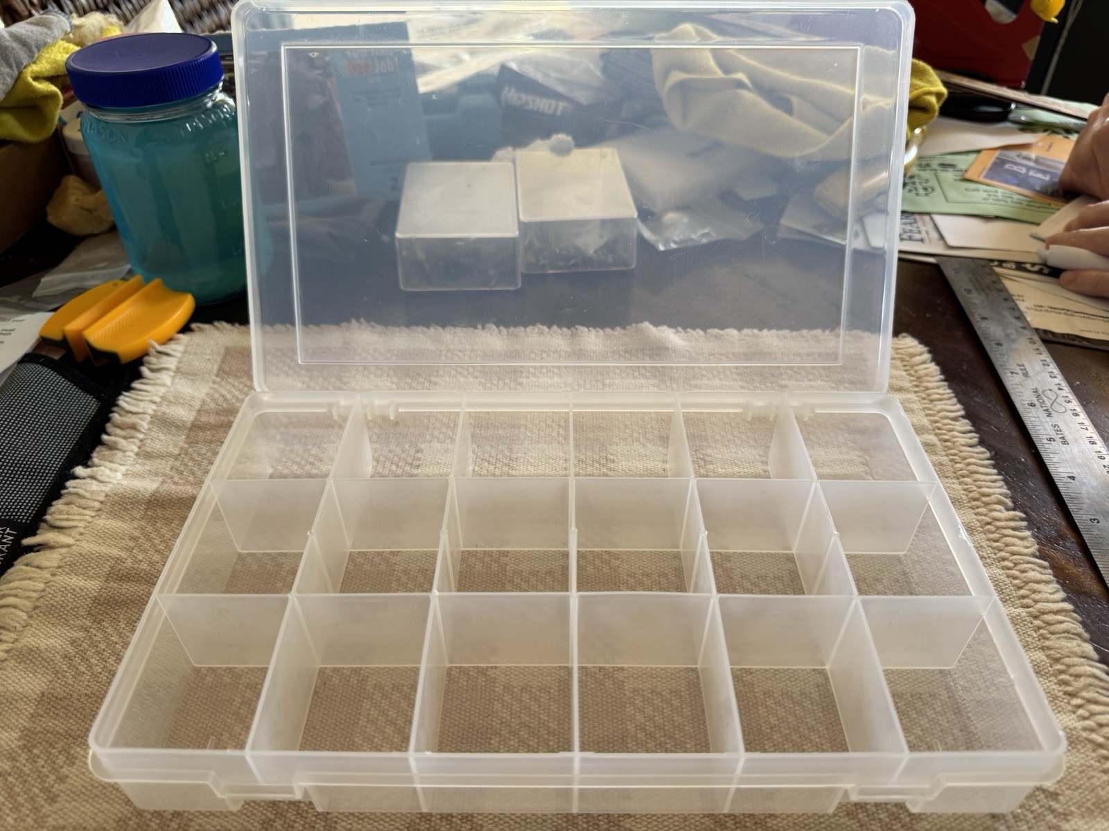 18 Compartment Plastic Storage Box Tray Bin Sorter – 11x7x1.5 inches MINT COND.