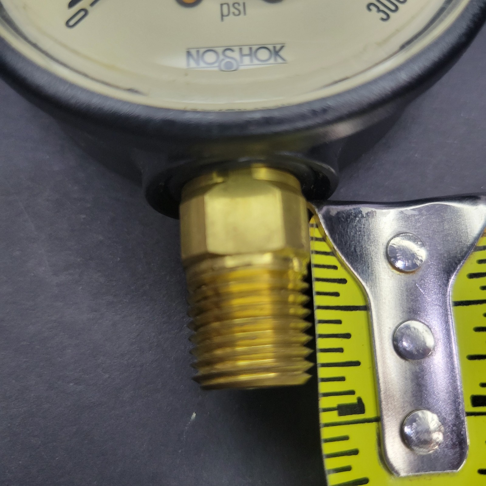 NOSHOK 25-900-300 PSI/KPA Pressure Gauge 1/4in NPT