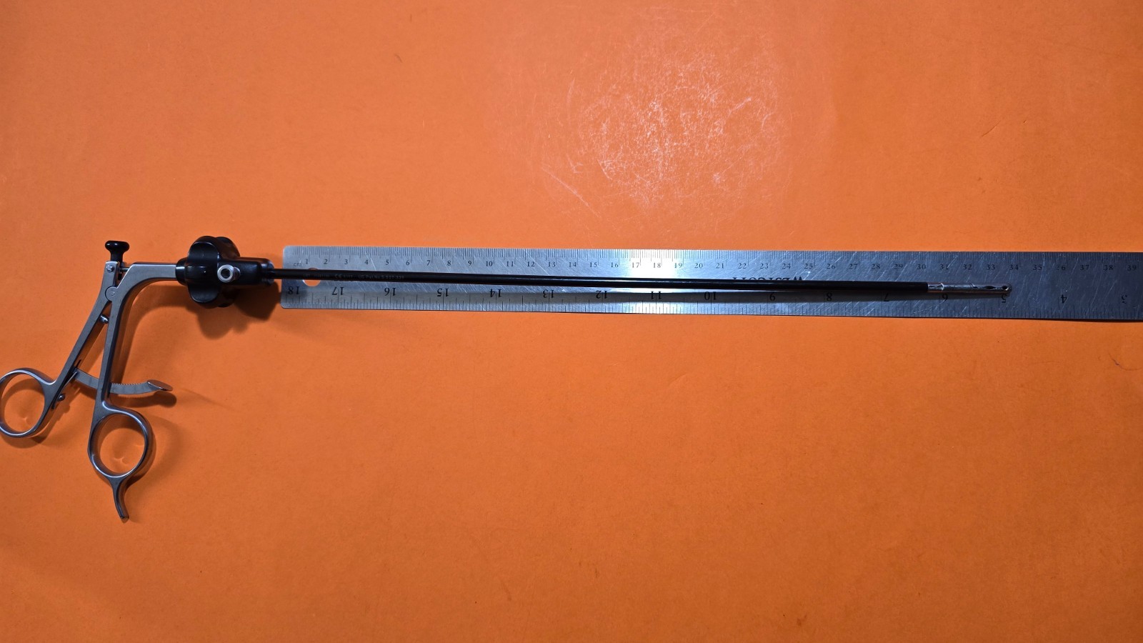 Stryker Laparoscopic Retraction Forceps 5mm x 36cm Ratchet Handle